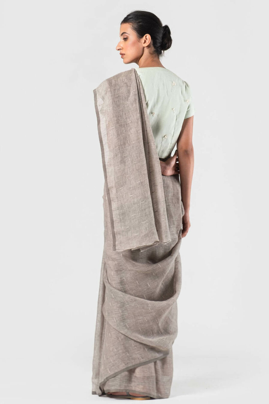 Anavila Grey Linen slub detail sari
