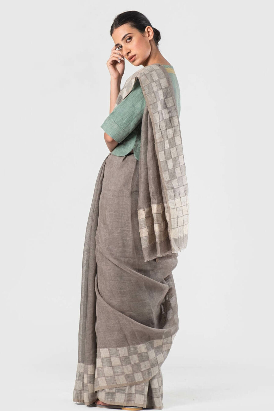 Anavila Grey Checkered jamdani border pallu sari
